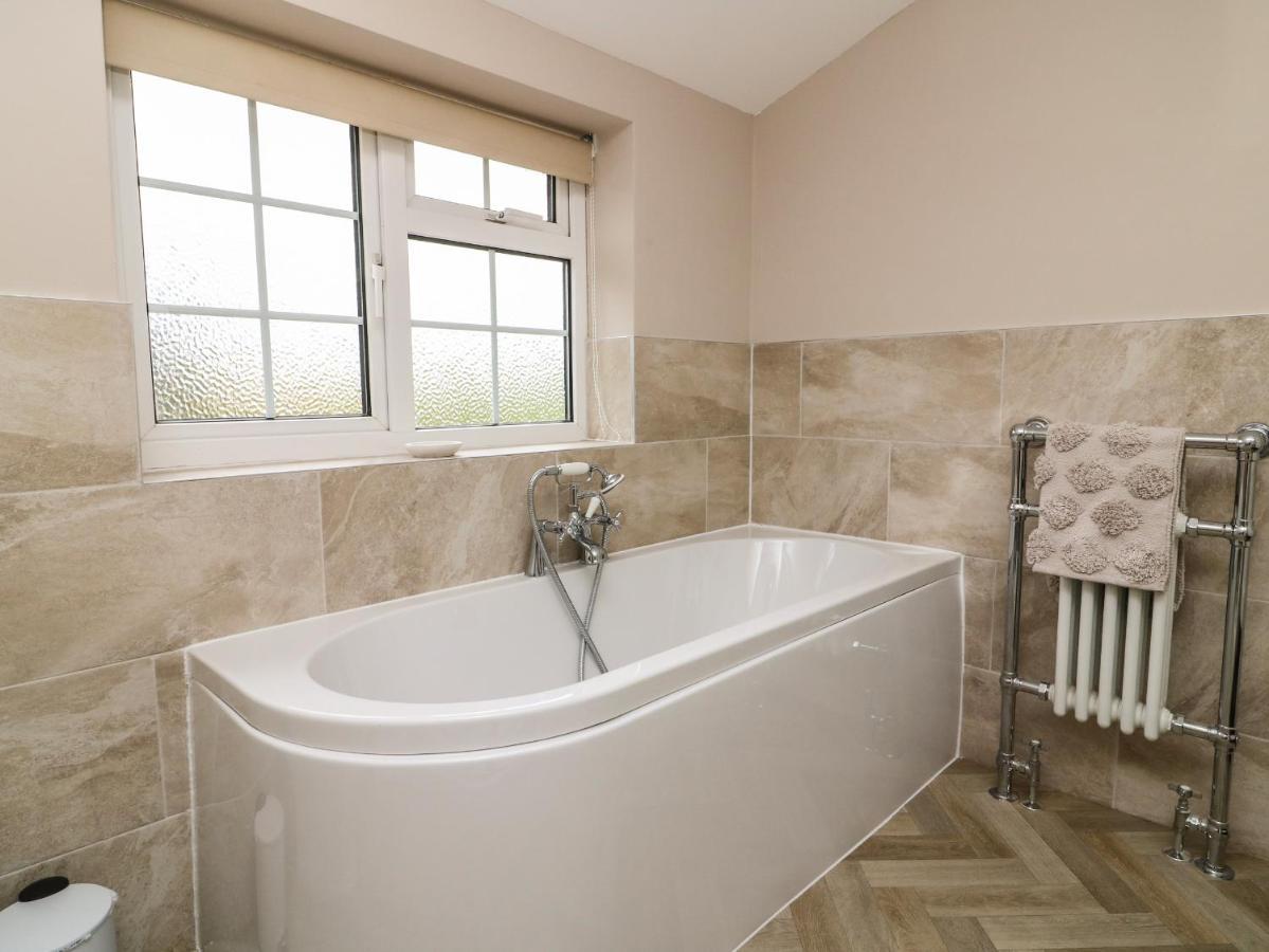 Villa 2 Crosslands York Esterno foto