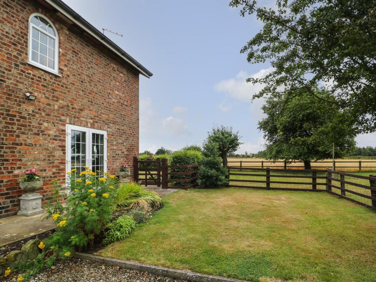 Villa 2 Crosslands York Esterno foto