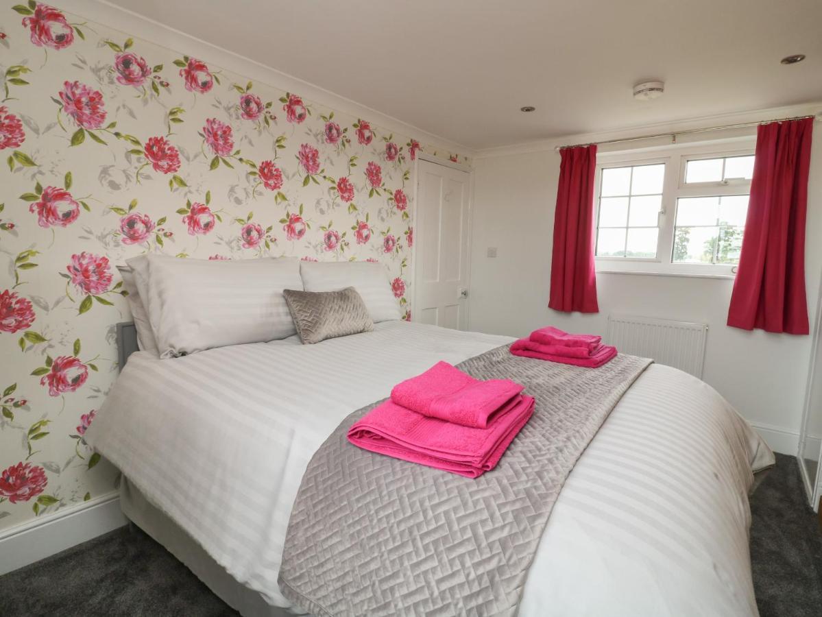 Villa 2 Crosslands York Esterno foto