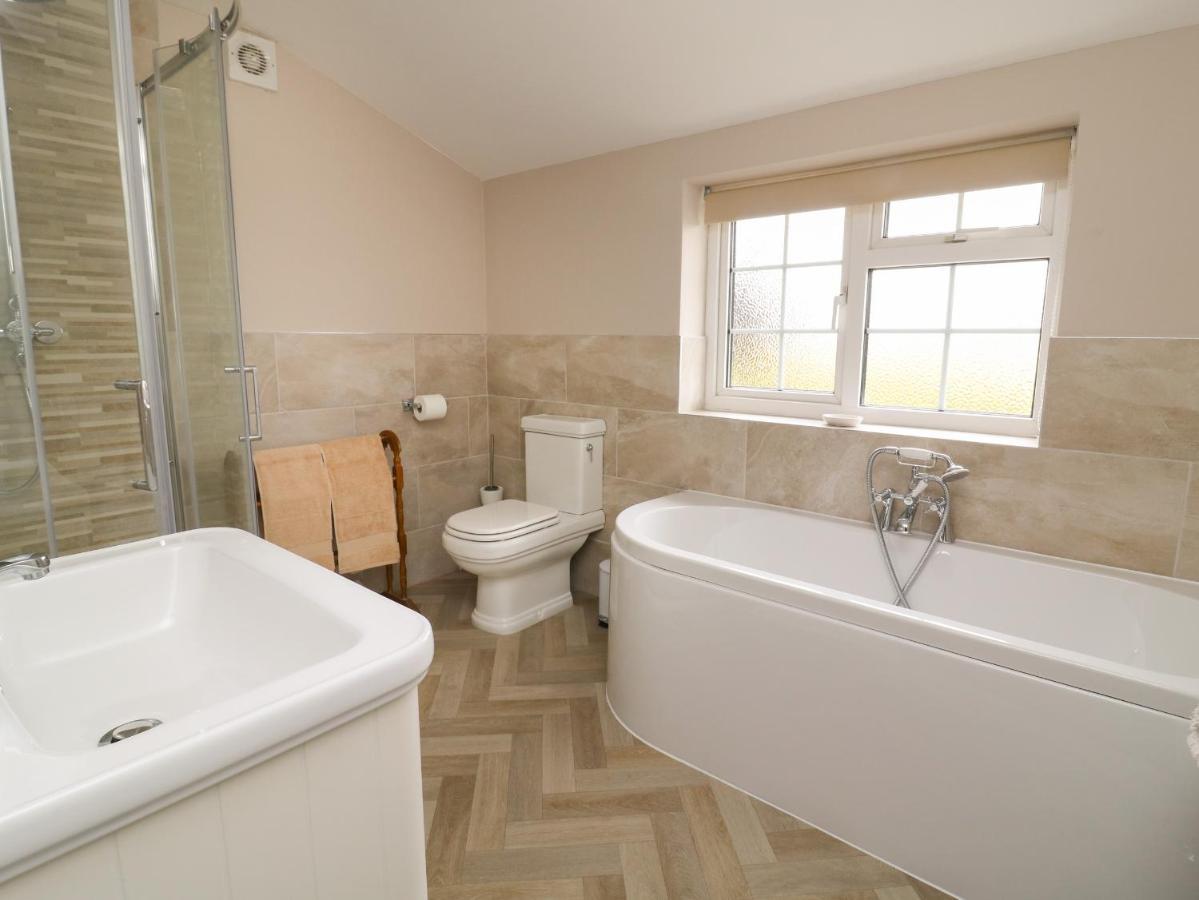 Villa 2 Crosslands York Esterno foto