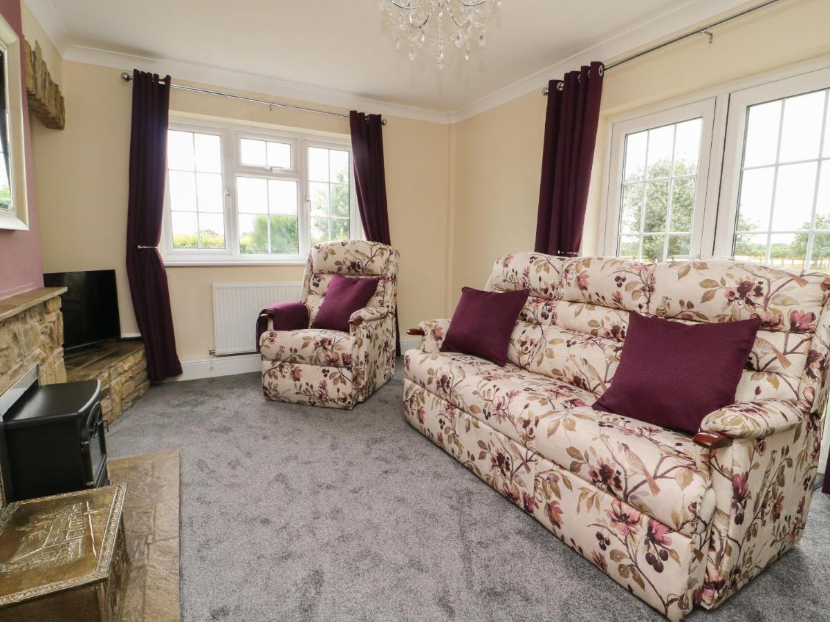 Villa 2 Crosslands York Esterno foto