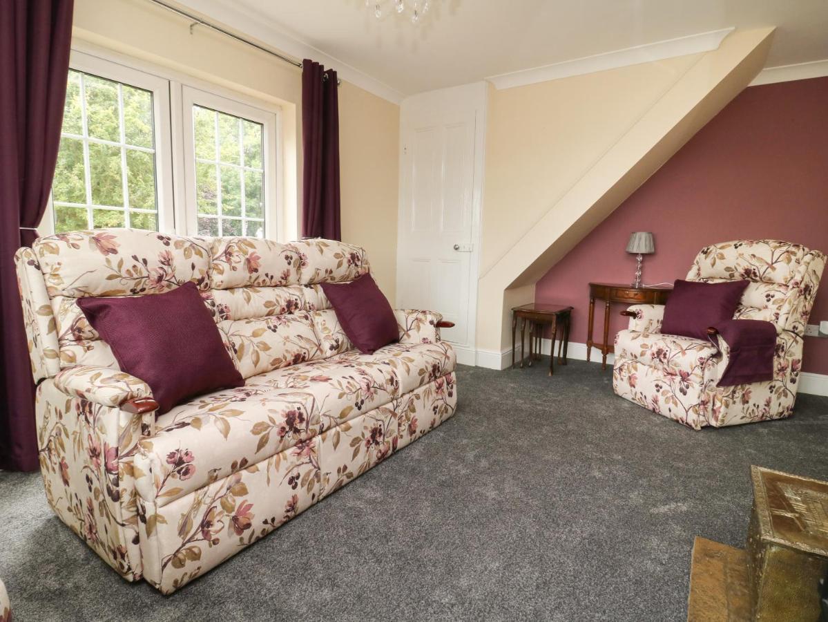 Villa 2 Crosslands York Esterno foto