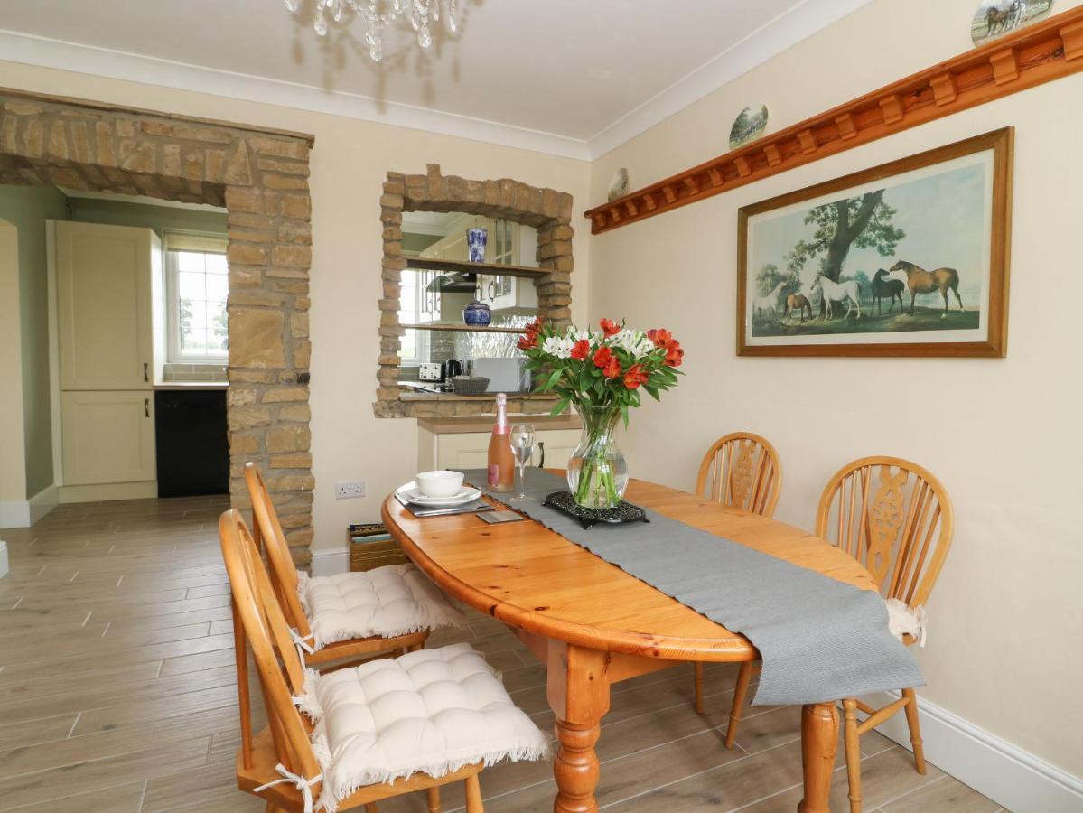 Villa 2 Crosslands York Esterno foto
